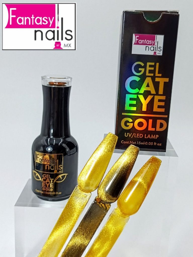 Cat Eye Gold Fantasy Nails